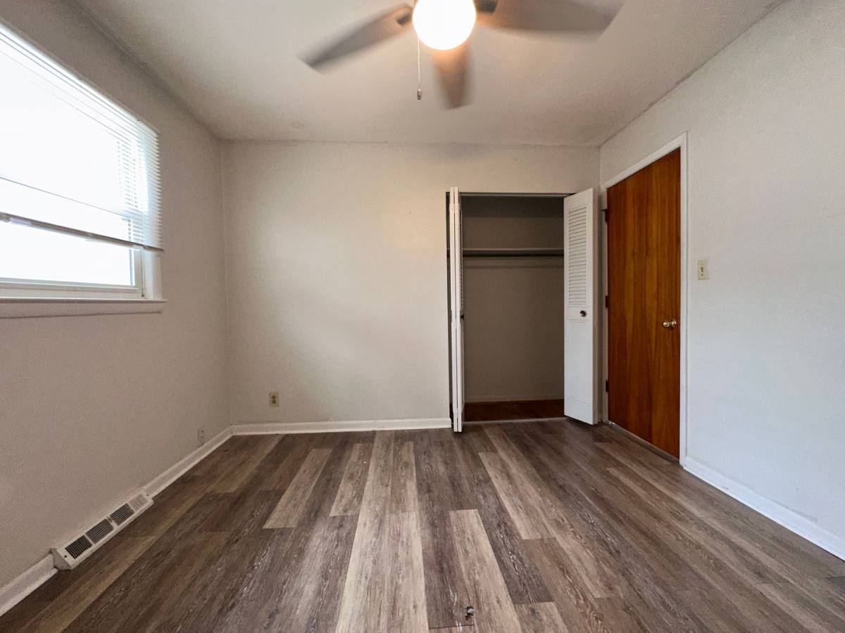 Apartment for rent at 121 Waterfill Ave, Lawrenceburg, KY 40342