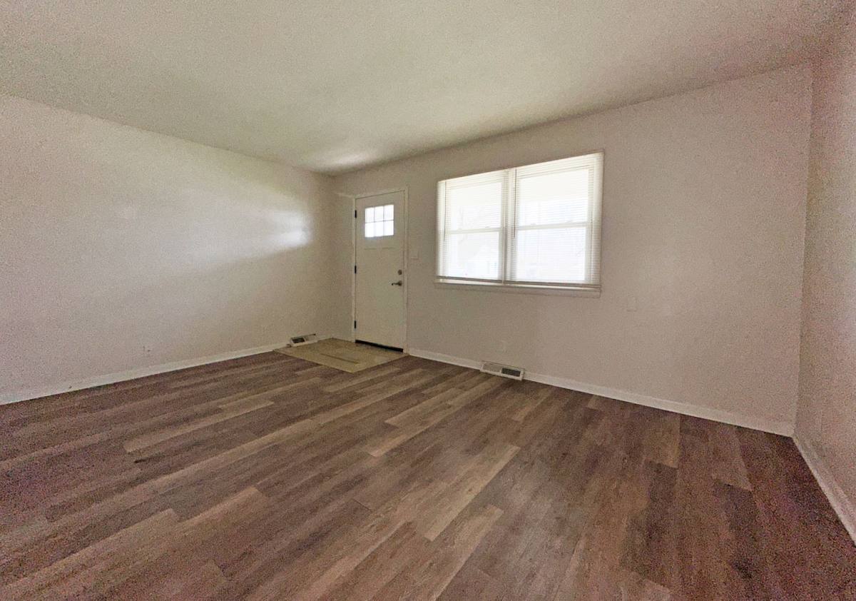 Apartment for rent at 121 Waterfill Ave, Lawrenceburg, KY 40342