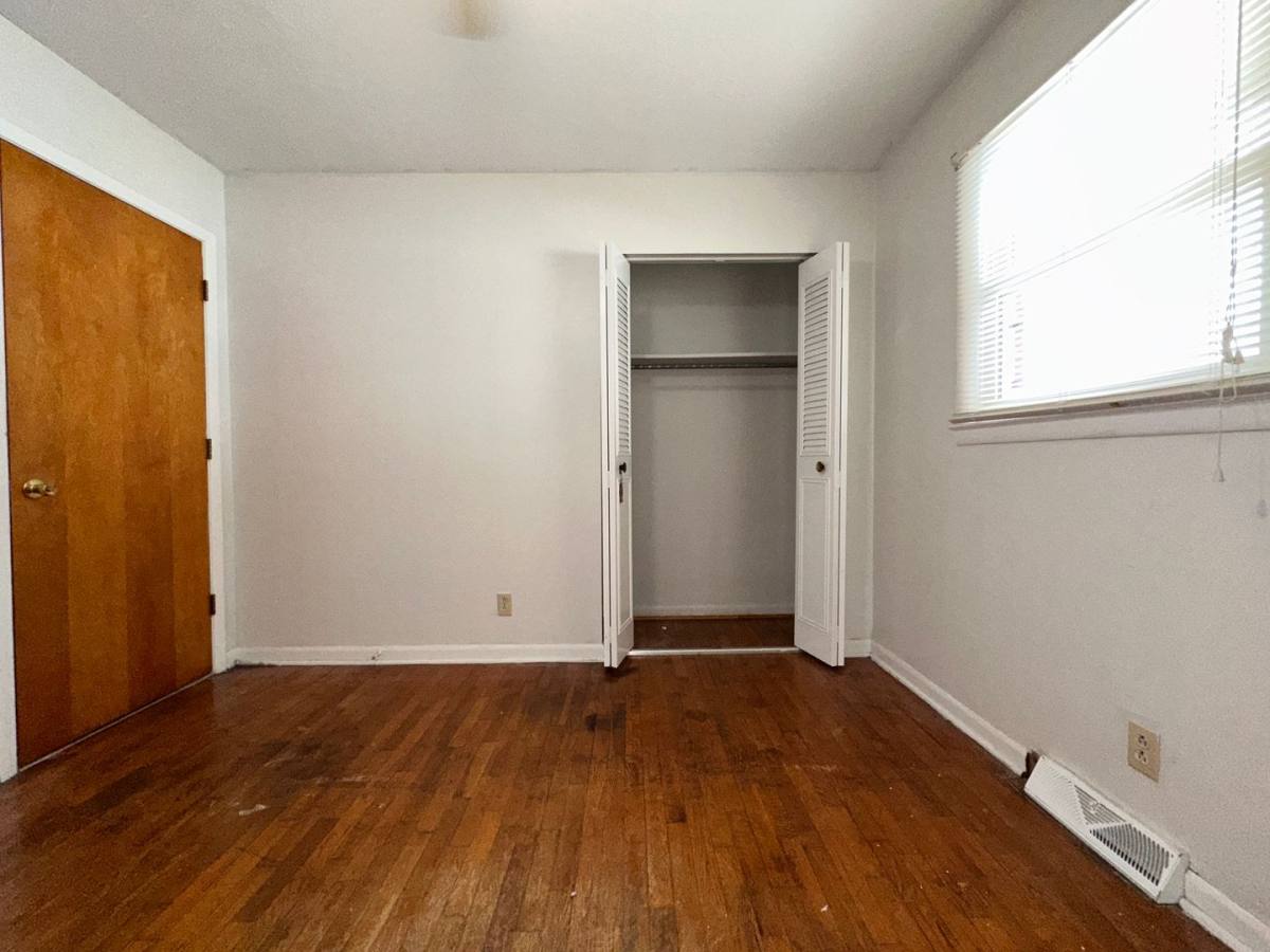 Apartment for rent at 121 Waterfill Ave, Lawrenceburg, KY 40342