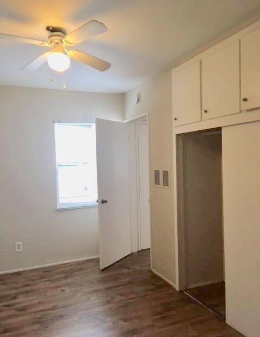 Apartment for rent at 445 Redondo Ave, Long Beach, CA 90814