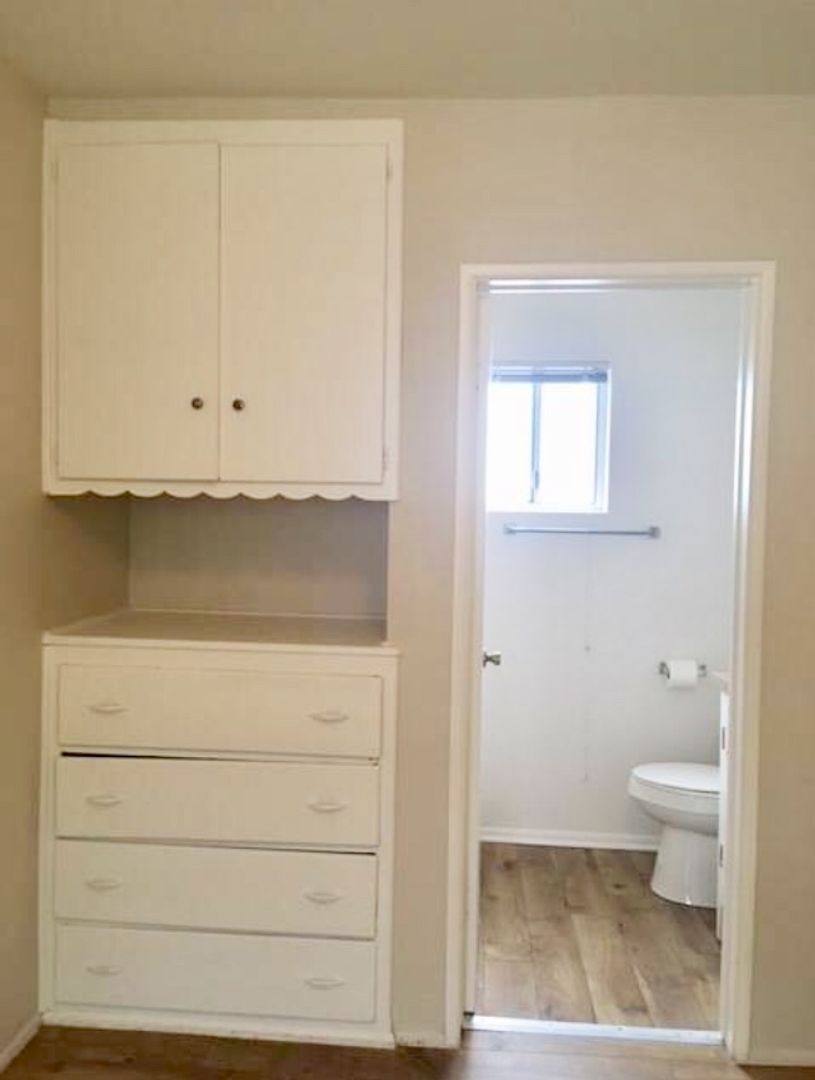 Apartment for rent at 445 Redondo Ave, Long Beach, CA 90814