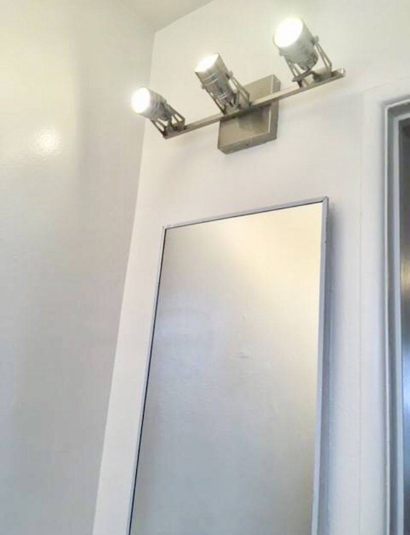 Apartment for rent at 445 Redondo Ave, Long Beach, CA 90814