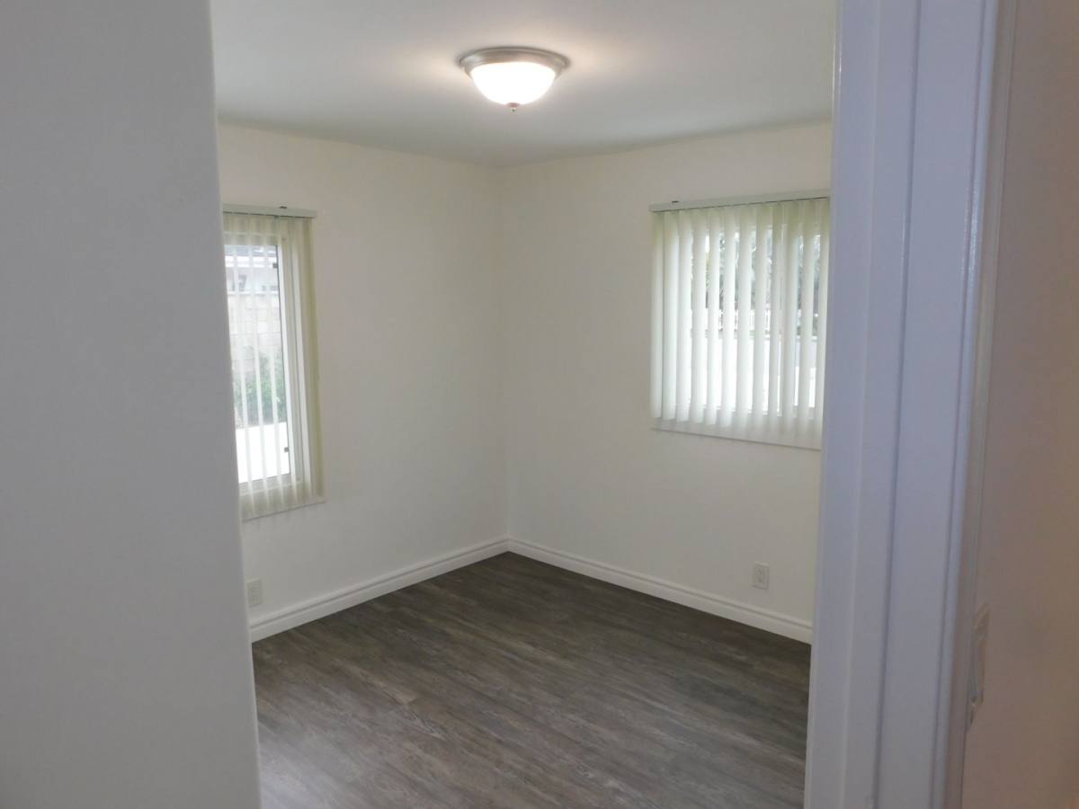 Apartment for rent at 190-192 Albert Place, Costa Mesa, CA 92627