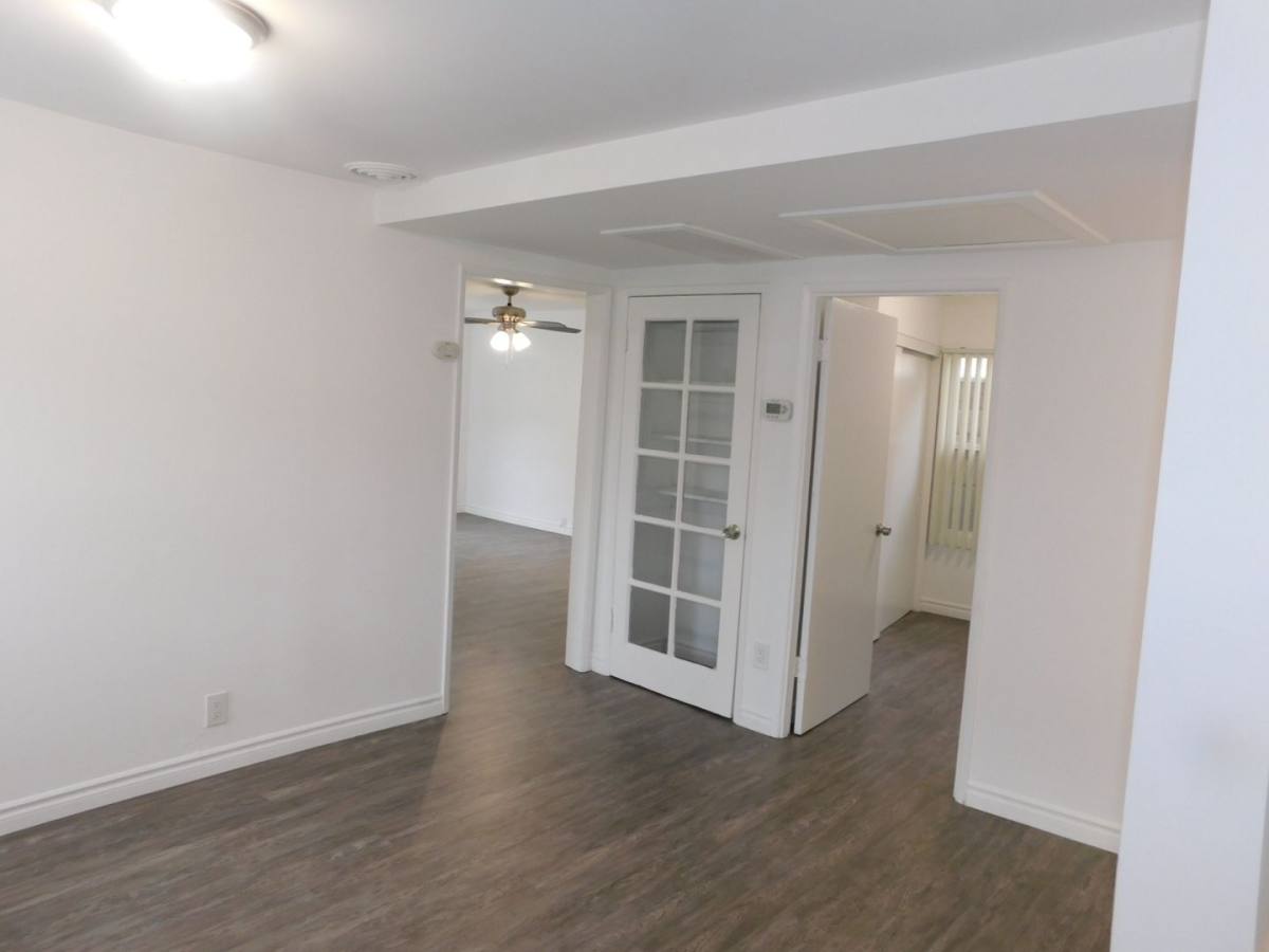 Apartment for rent at 190-192 Albert Place, Costa Mesa, CA 92627