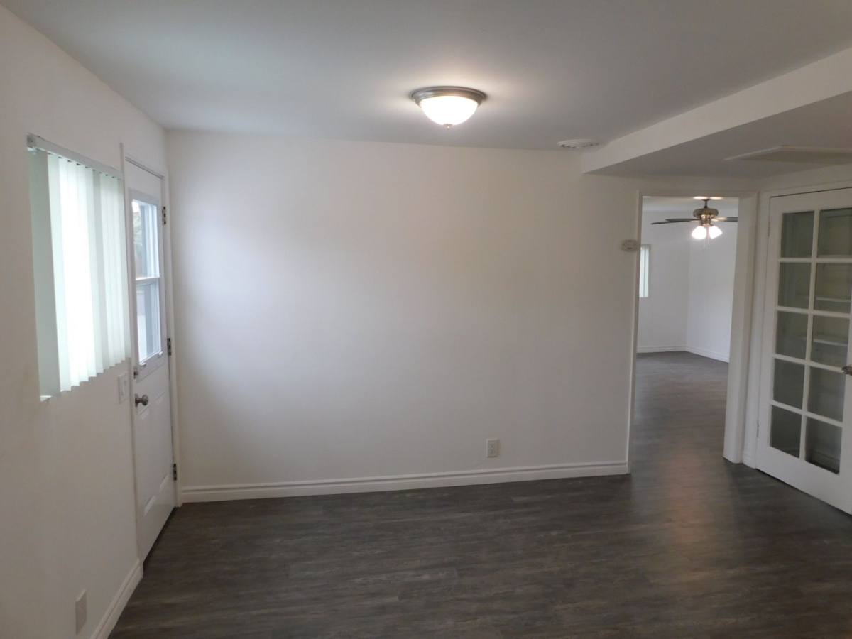 Apartment for rent at 190-192 Albert Place, Costa Mesa, CA 92627