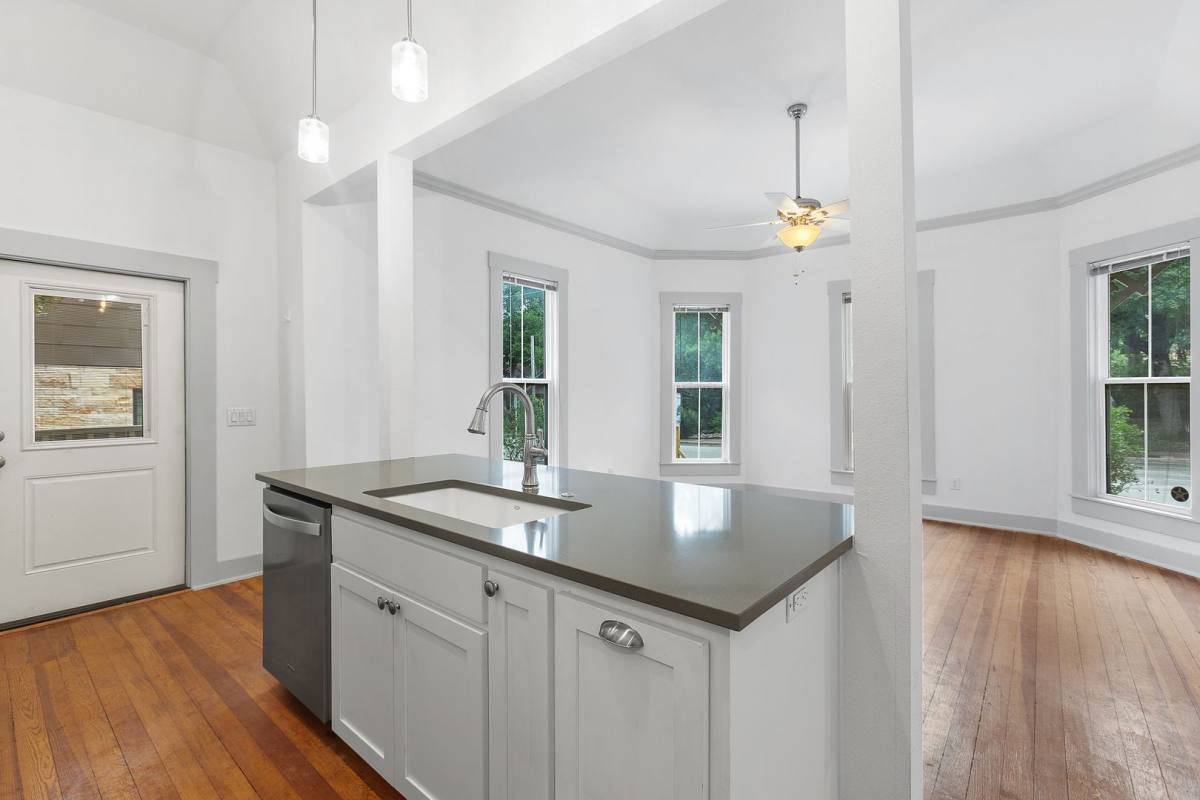 411 W San Antonio St, San Marcos, TX 78666 - Apartment for Rent - Image 10
