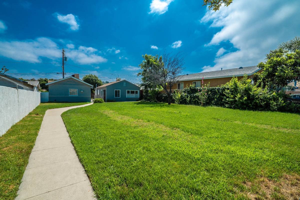 House for rent at 24012 Arch St, Newhall, CA 91321