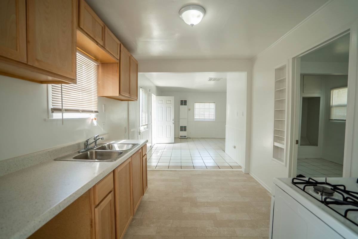 House for rent at 24012 Arch St, Newhall, CA 91321