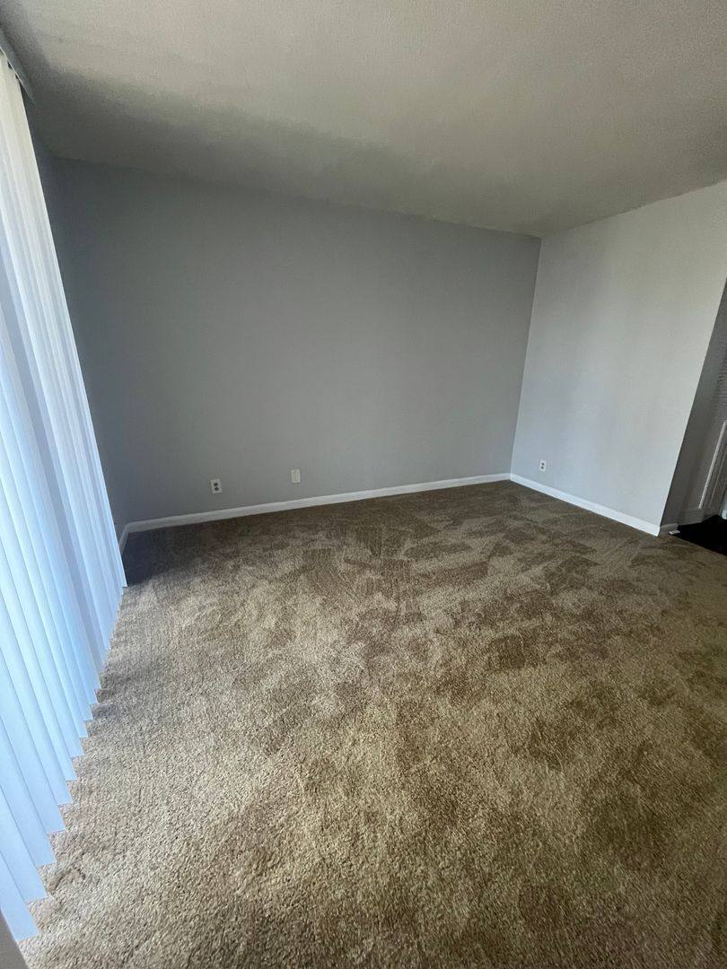 Apartment for rent at 718 Executive Center Dr, West Palm Beach, FL 33401