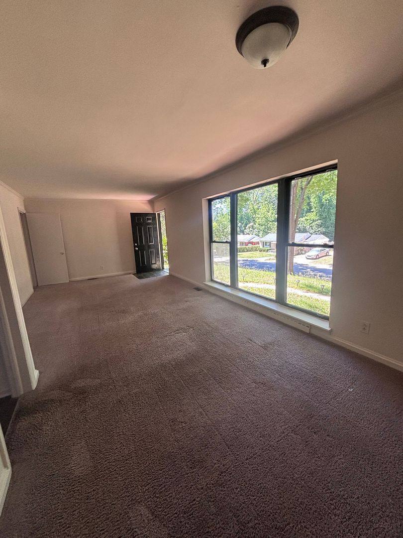 House for rent at 701 Vanderbrook Rd, Charlotte, NC 28215