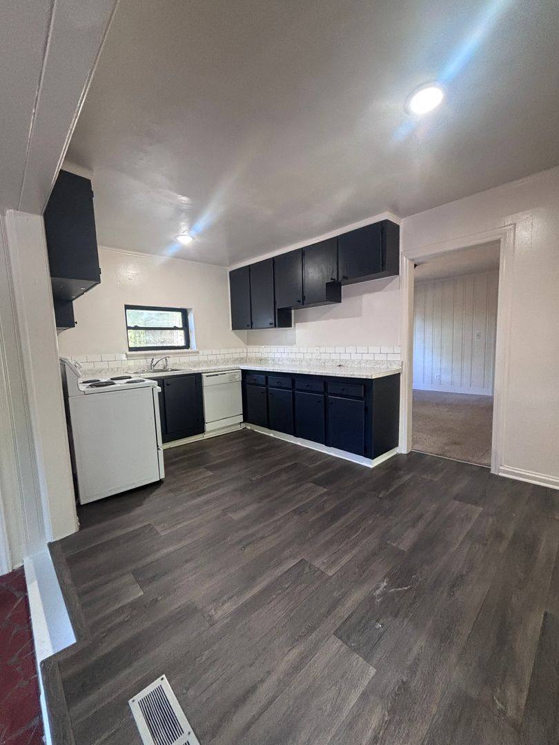 House for rent at 701 Vanderbrook Rd, Charlotte, NC 28215