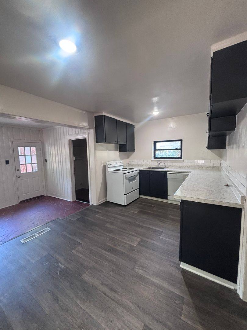 House for rent at 701 Vanderbrook Rd, Charlotte, NC 28215