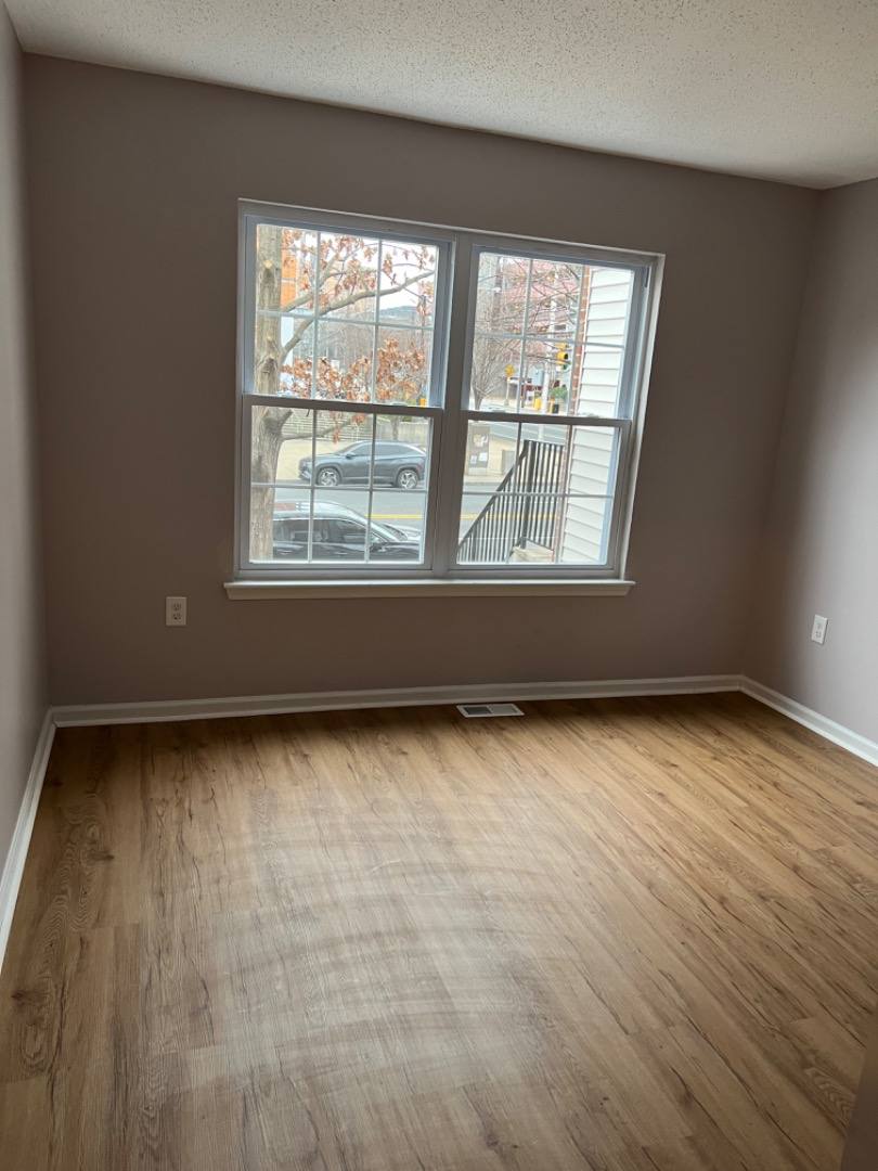 Townhouse for rent at 155 W Market St #1G1X, Newark, NJ 07103