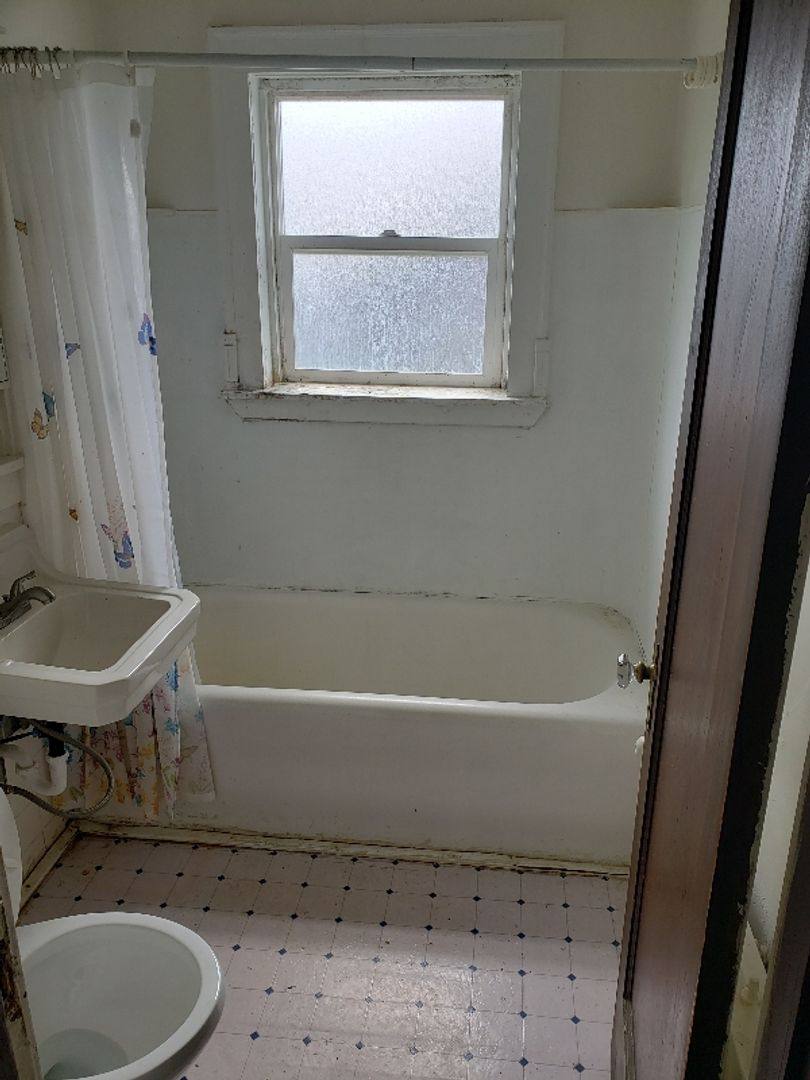 Apartment for rent at 913 W First St, Aberdeen, WA 98520