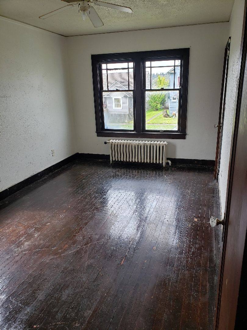 Apartment for rent at 913 W First St, Aberdeen, WA 98520