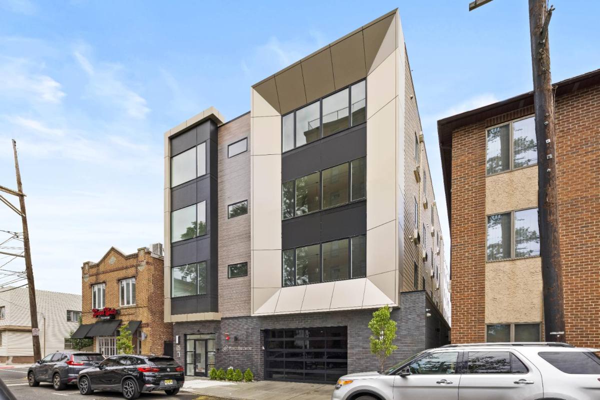 Apartment for rent at 150 70th St #401, West New York, NJ 07093