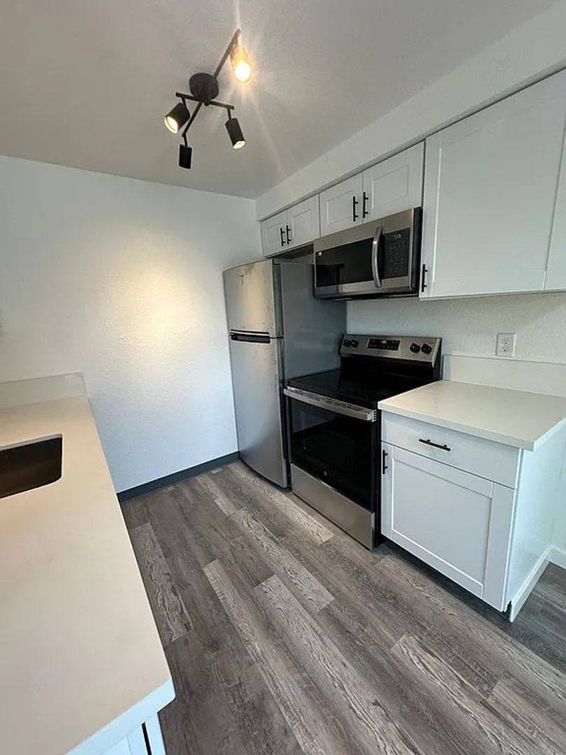 Apartment for rent at 230-282 SE Evans St, McMinnville, OR 97128