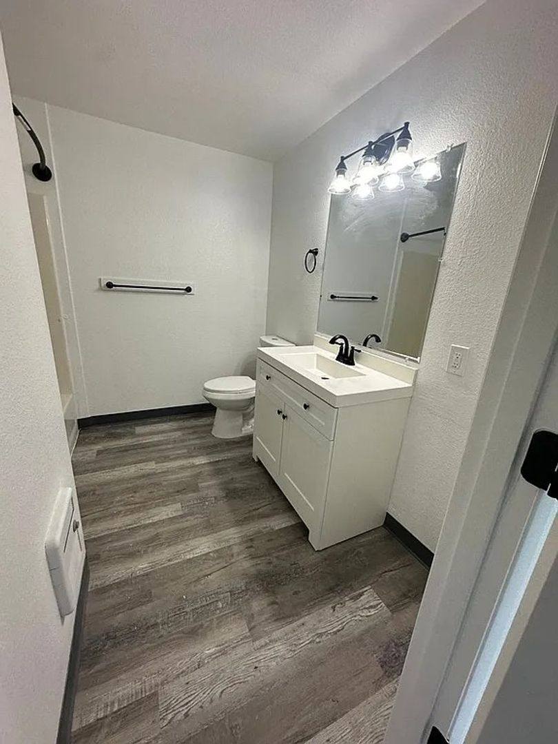 Apartment for rent at 230-282 SE Evans St, McMinnville, OR 97128