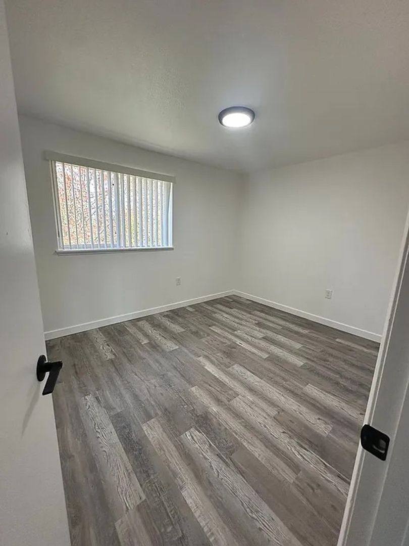 Apartment for rent at 230-282 SE Evans St, McMinnville, OR 97128