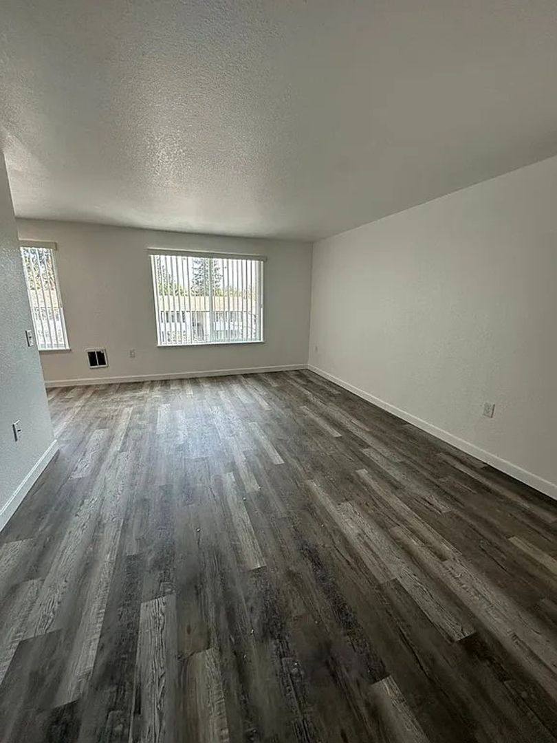 Apartment for rent at 230-282 SE Evans St, McMinnville, OR 97128