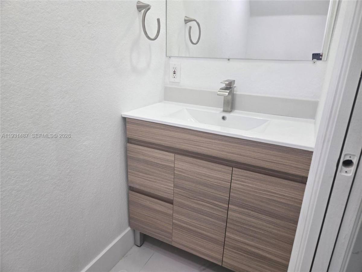 Townhouse for rent at 17337 NW 7th Ave 108 Miami Gardens, Miami, FL 33169