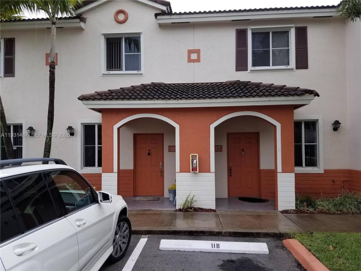 Townhouse for rent at 17337 NW 7th Ave 108 Miami Gardens, Miami, FL 33169