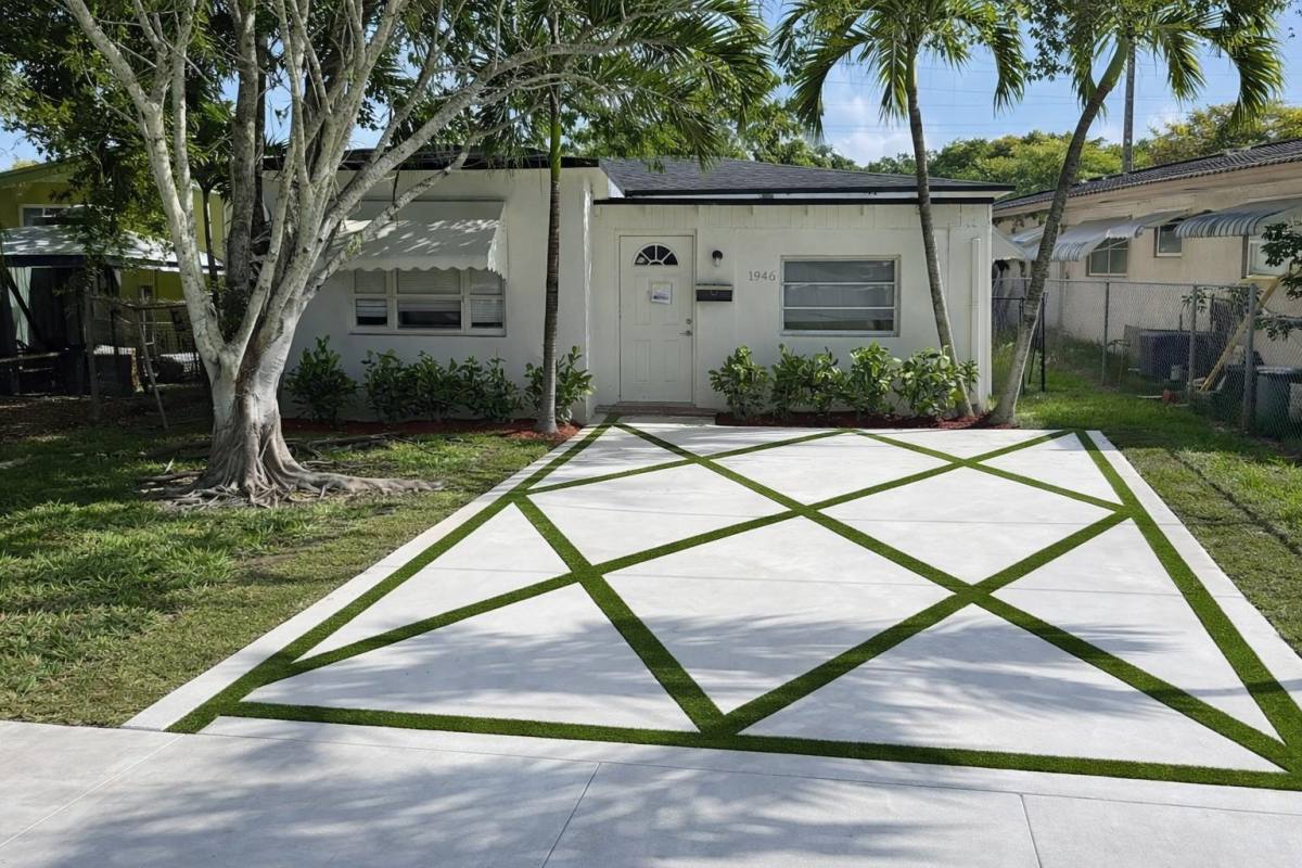 House for rent at 1946 Rodman St, Hollywood, FL 33020