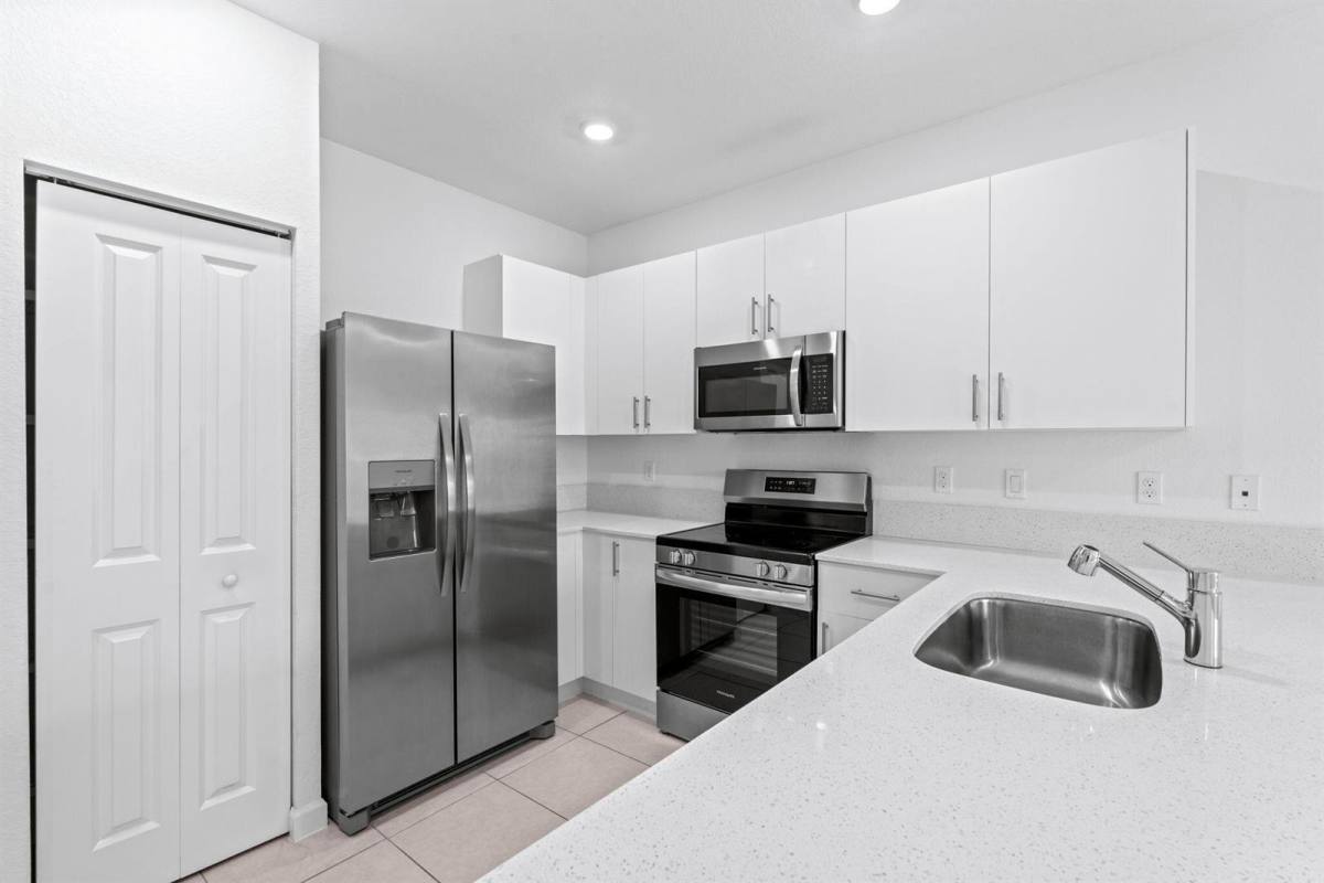 Townhouse for rent at 5515 NW 27th St Lauderhill, Fort Lauderdale, FL 33313