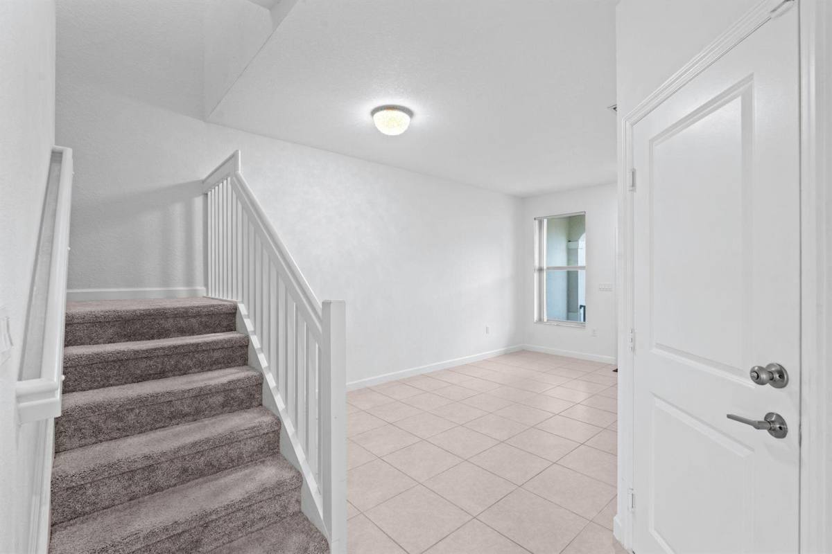Townhouse for rent at 5515 NW 27th St Lauderhill, Fort Lauderdale, FL 33313