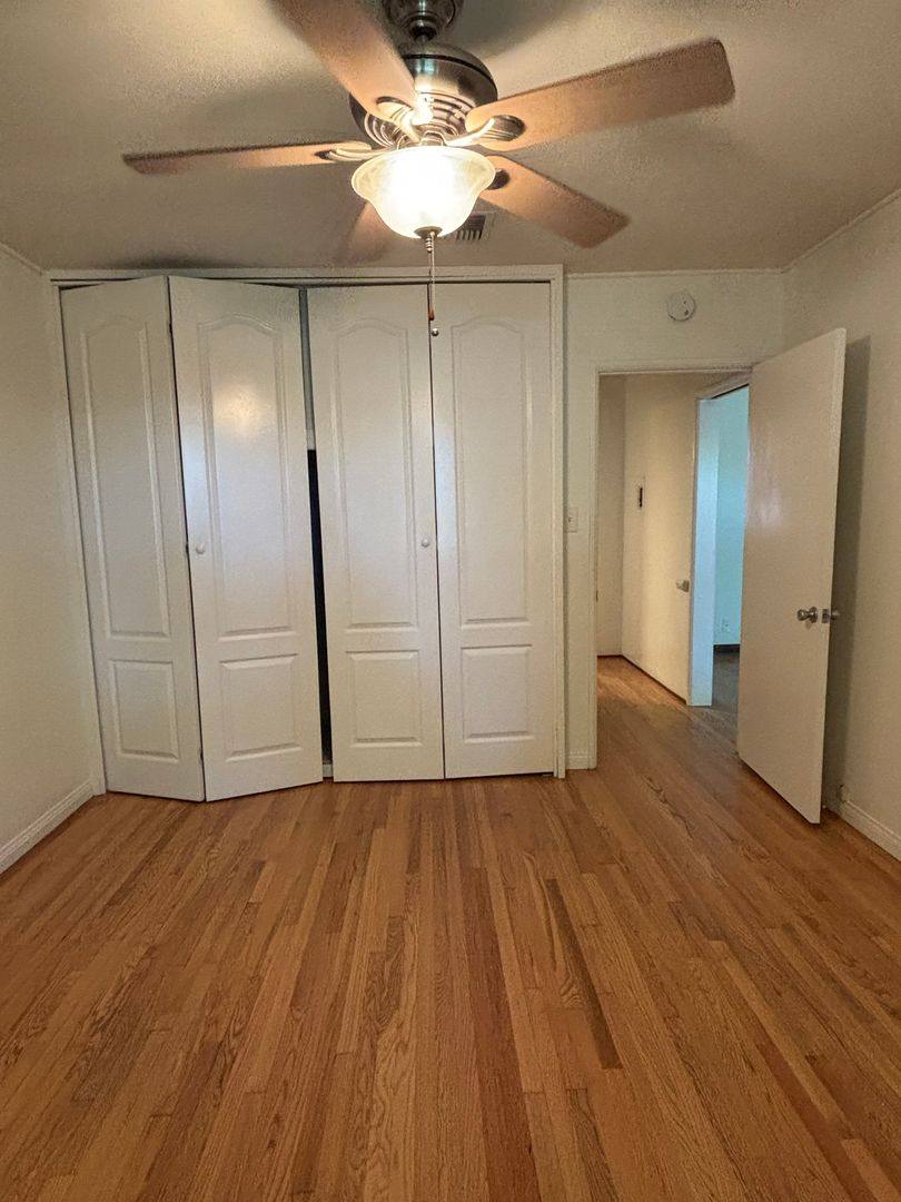 Apartment for rent at 5281 El Prado Ave, Long Beach, CA 90815