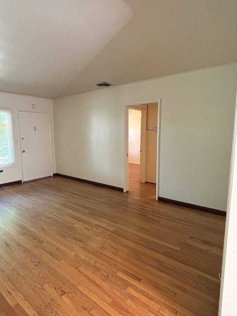 Apartment for rent at 5281 El Prado Ave, Long Beach, CA 90815