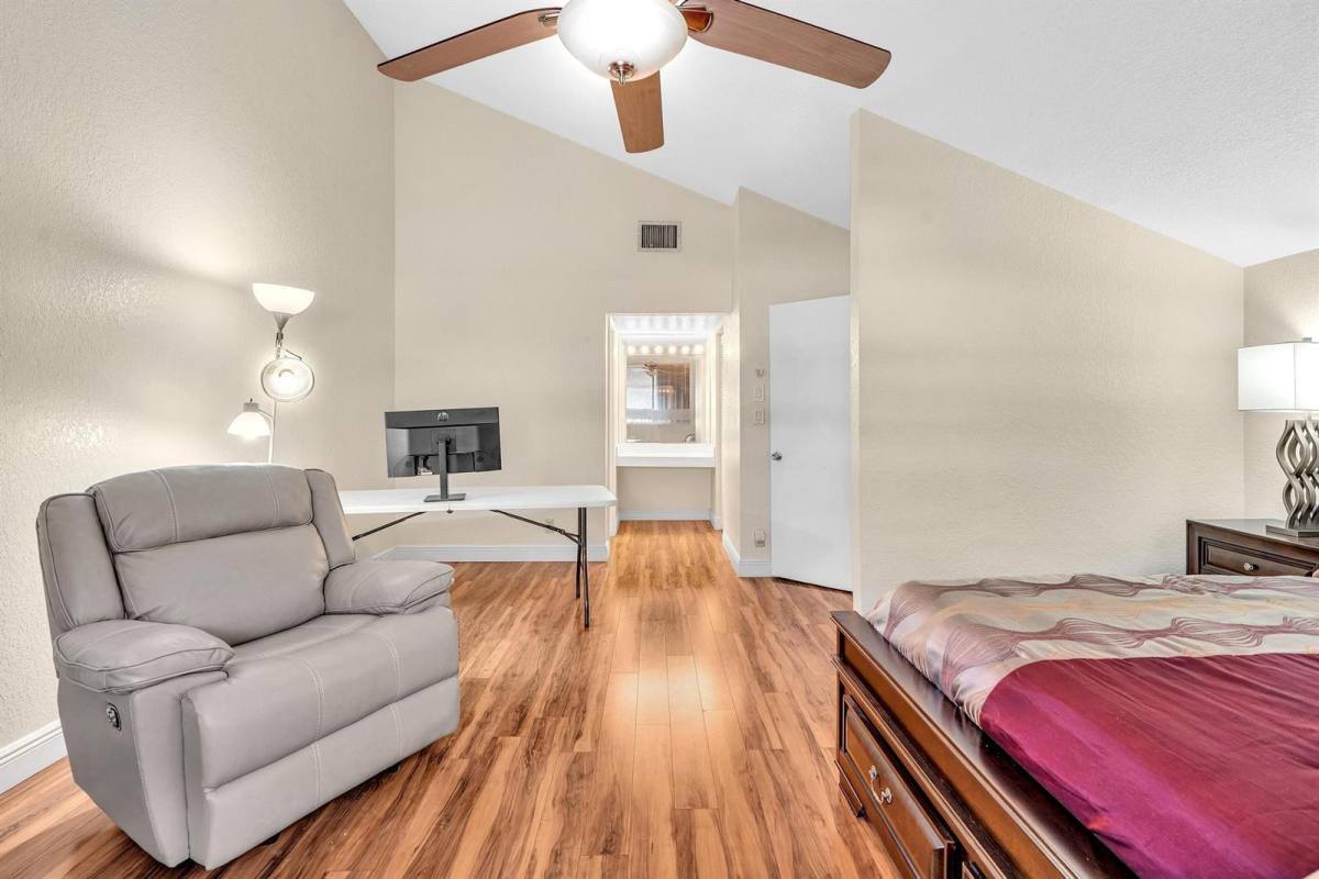 Townhouse for rent at 10240 NW 33rd Place Sunrise, Fort Lauderdale, FL 33351