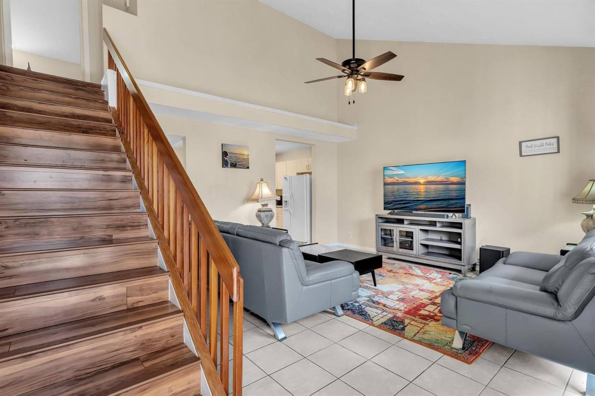 Townhouse for rent at 10240 NW 33rd Place Sunrise, Fort Lauderdale, FL 33351