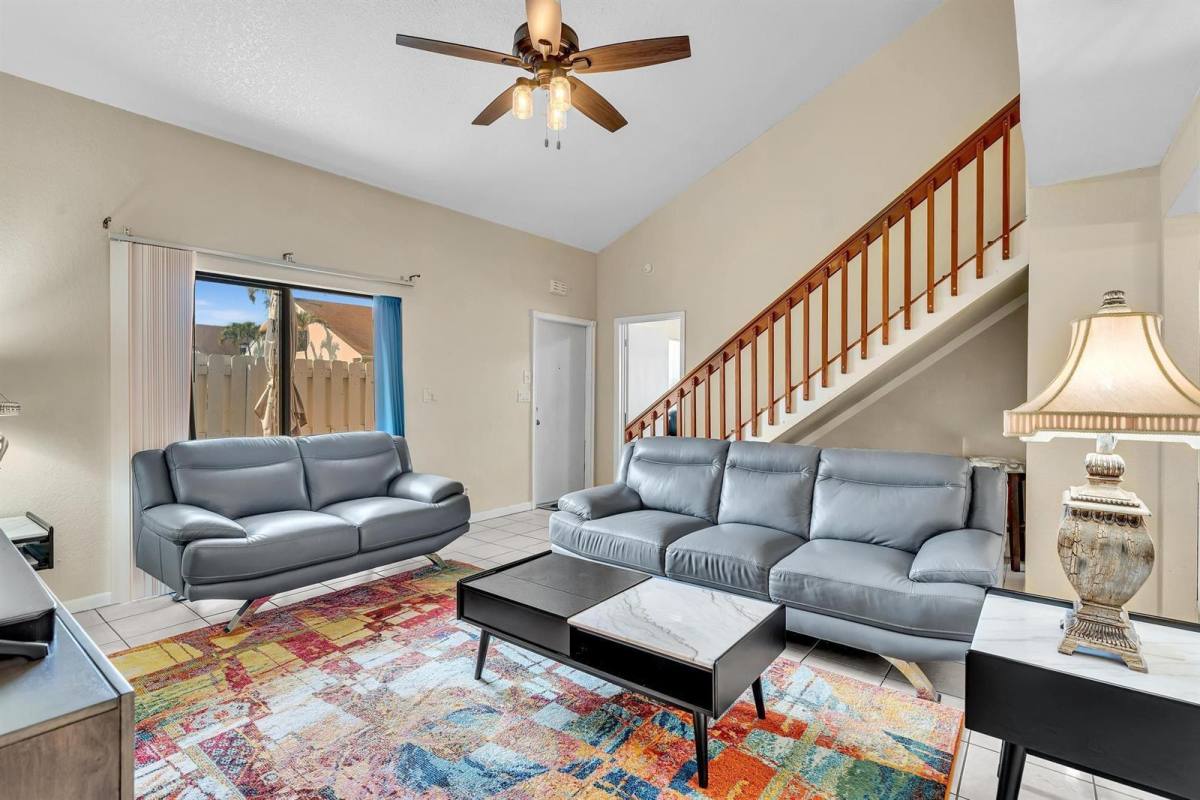 Townhouse for rent at 10240 NW 33rd Place Sunrise, Fort Lauderdale, FL 33351