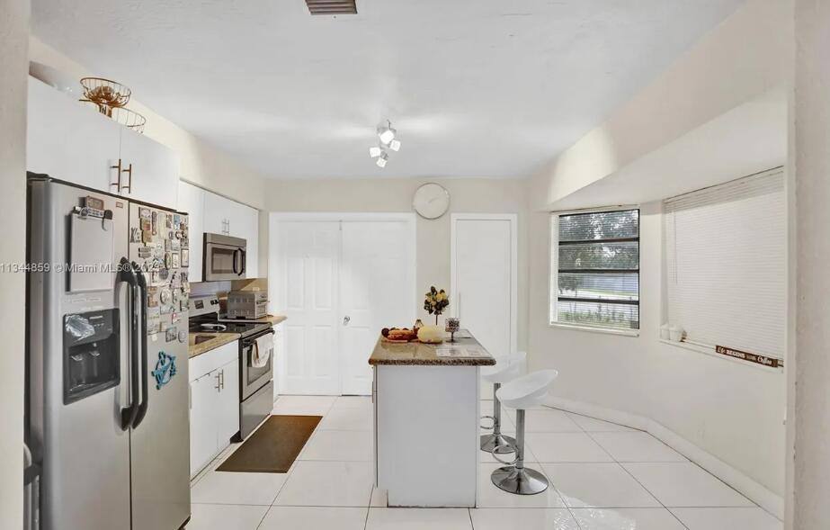 House for rent at 2552 Wiley St, Hollywood, FL 33020