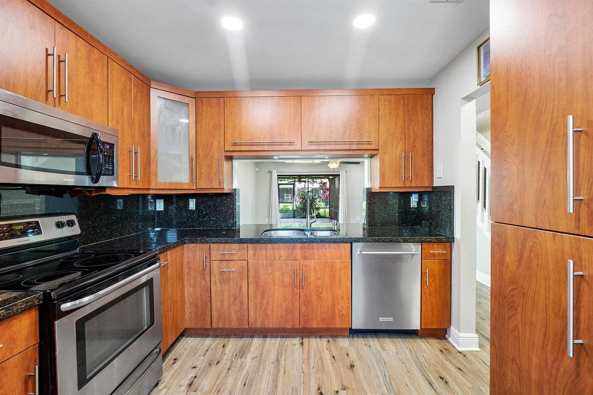 Townhouse for rent at 10723 NW 10th St Pembroke Pines, Hollywood, FL 33026