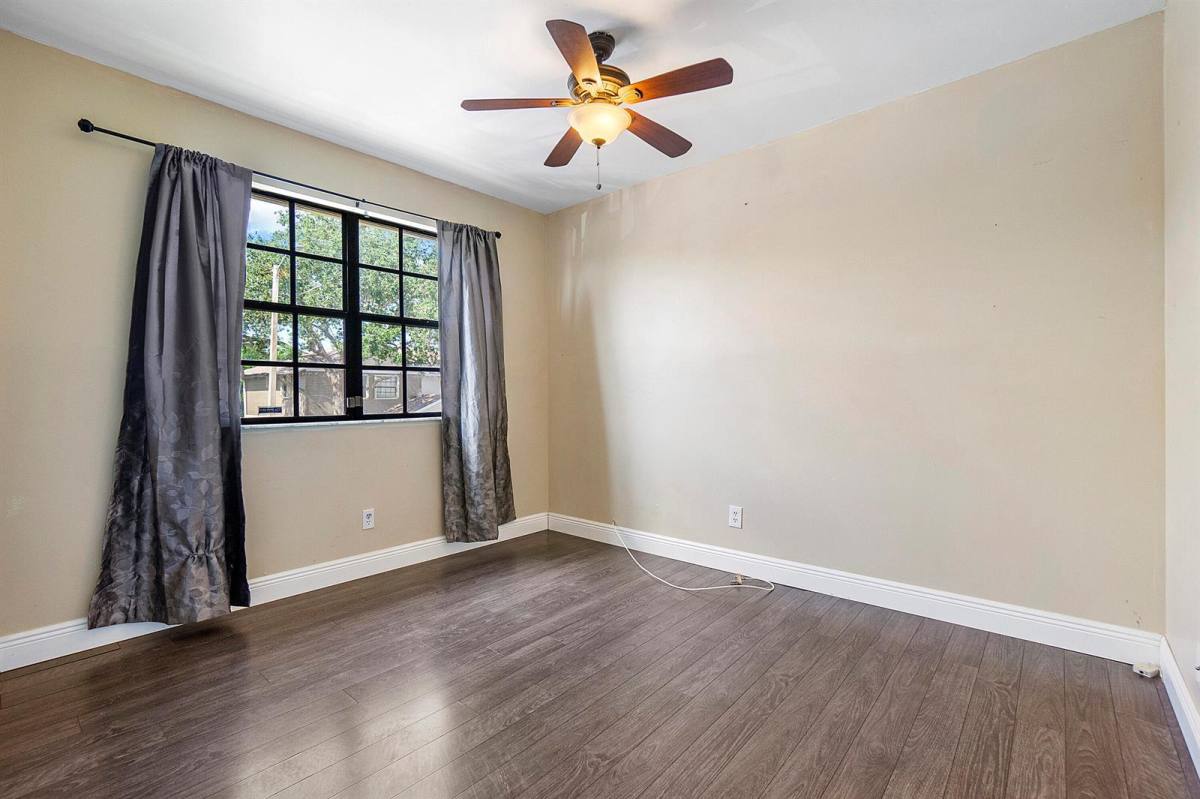 Townhouse for rent at 10723 NW 10th St Pembroke Pines, Hollywood, FL 33026