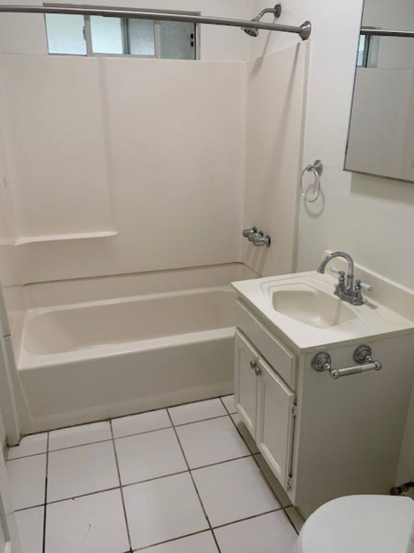 Apartment for rent at 5212 - 5218 1 2 Westhaven St, Los Angeles, CA 90016