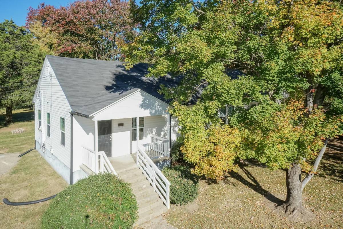 Apartment for rent at 251-253 E Mason St, Franklinton, NC 27525