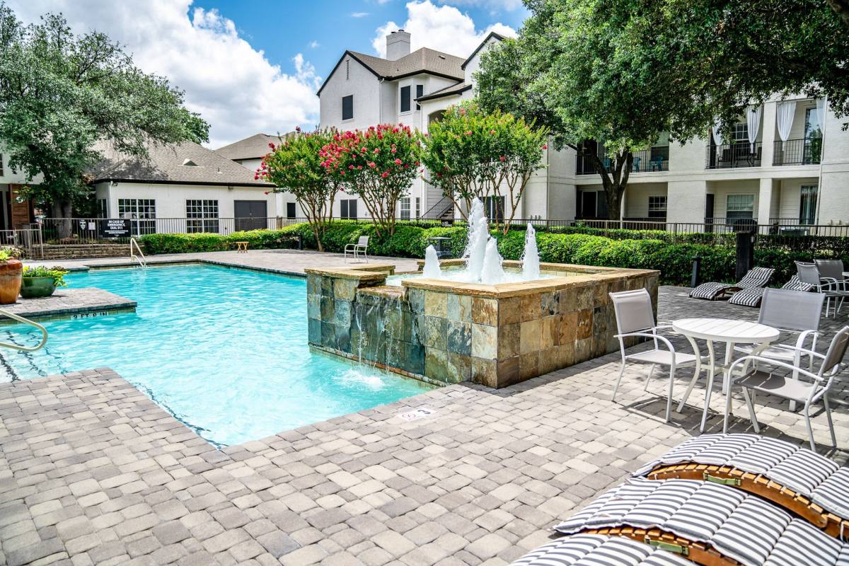 Apartment for rent at 2501 Ohio Dr, Plano, TX 75093