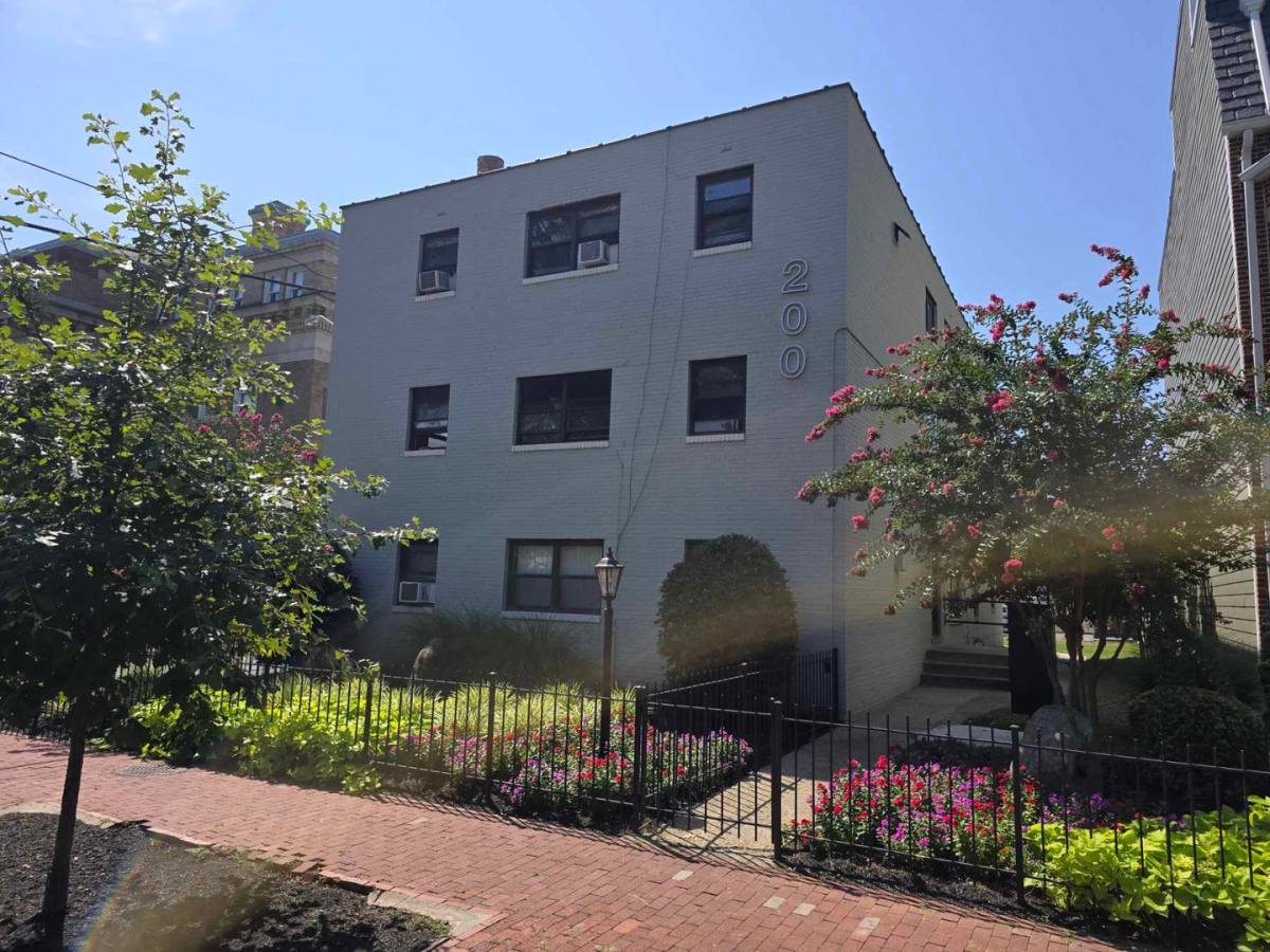Apartment for rent at 200 P St NW, Washington, DC 20001