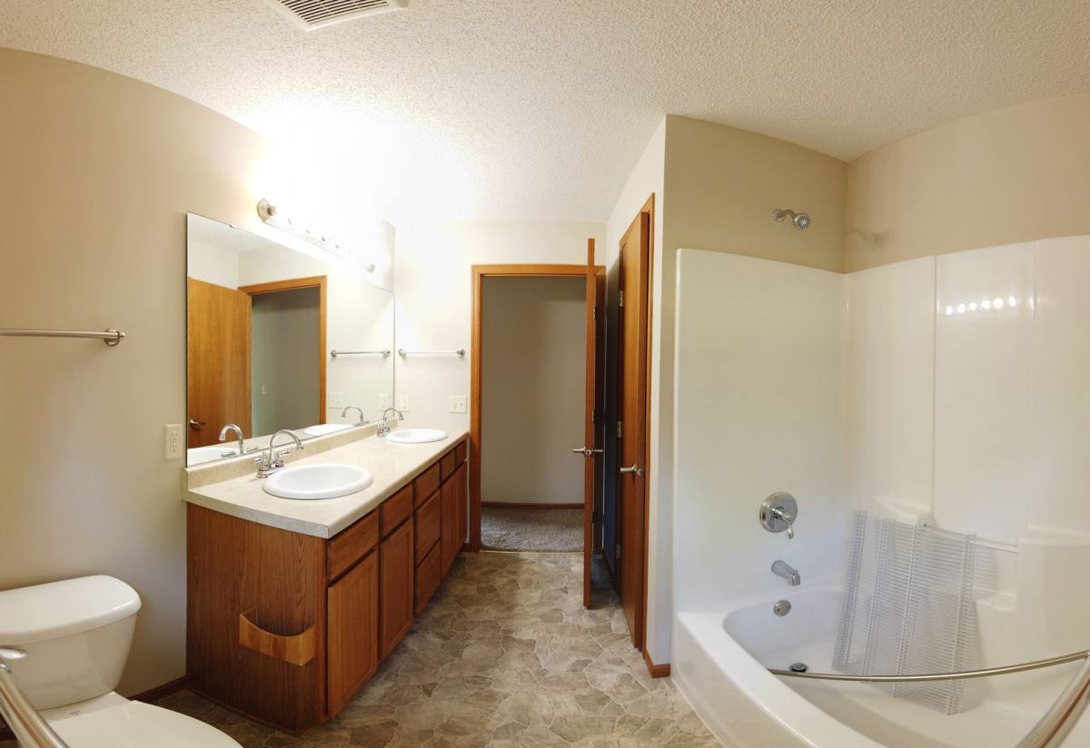 Townhouse for rent at 1582-B Gunston Dr, New Richmond, WI 54017