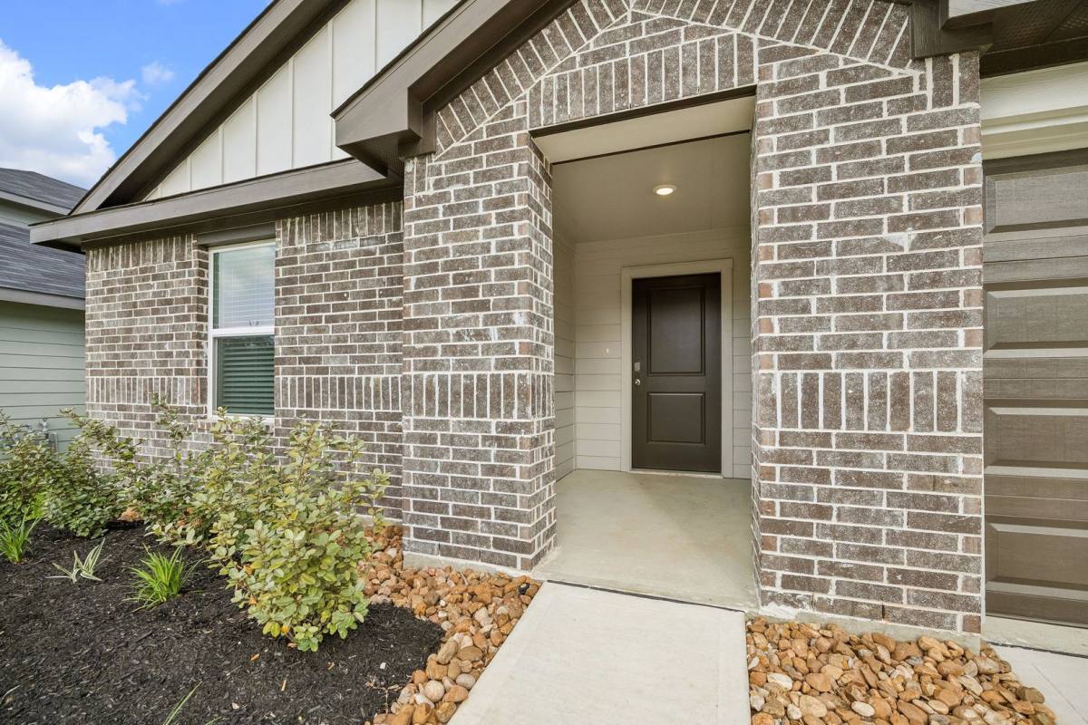 House for rent at 11822 Serenas Song Dr, Willis, TX 77318
