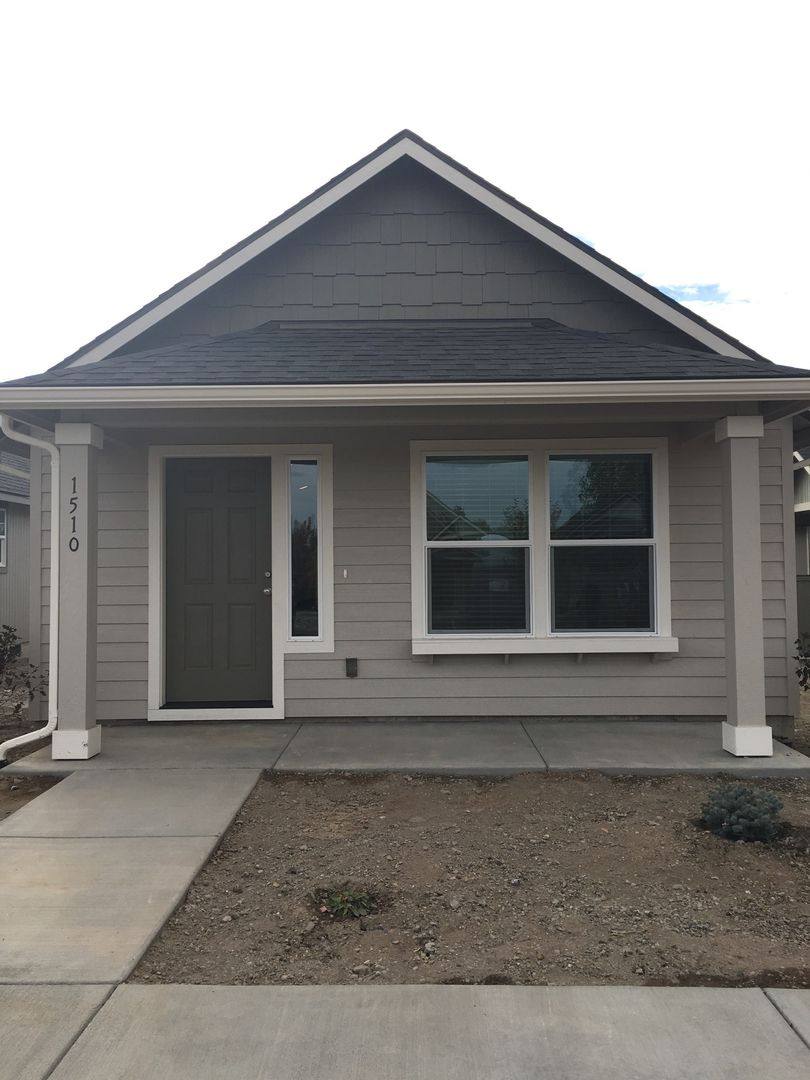 House for rent at 1510 SW 36th Lp, Redmond, OR 97756