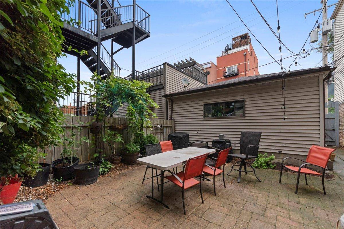 Apartment for rent at 3223 N Kenmore Ave #1, Chicago, IL 60657