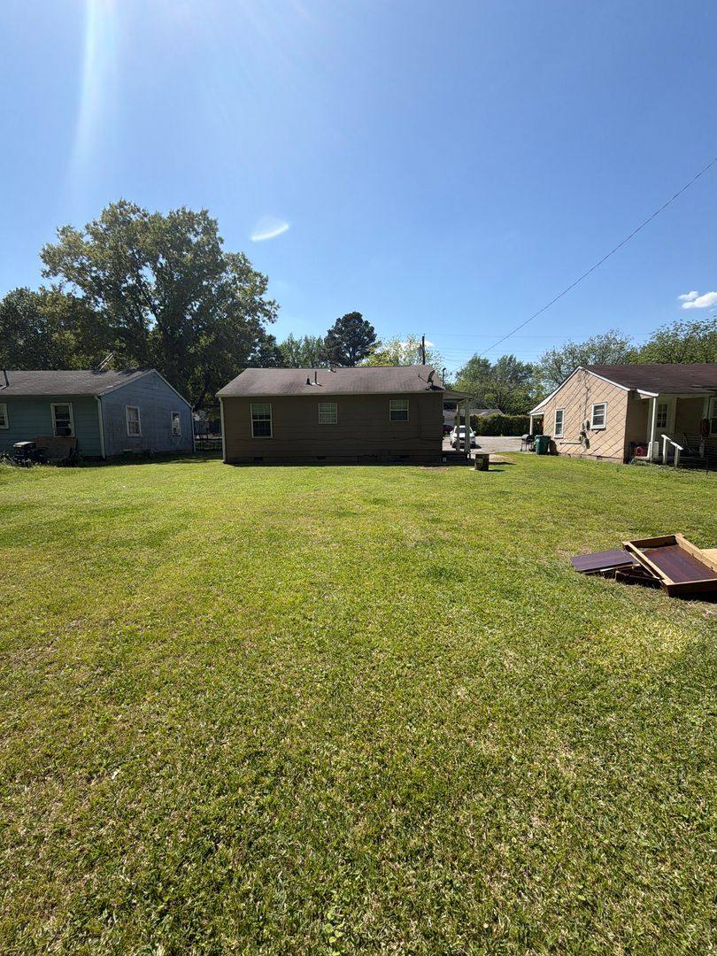 House for rent at 40 Monroe Ave, Jackson, TN 38301