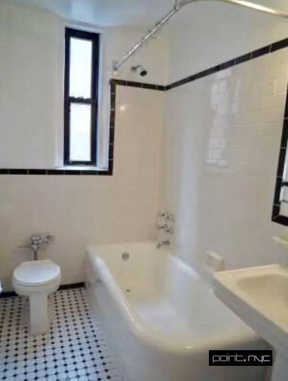 Apartment for rent at 122 E 35th St, New York, NY 10016