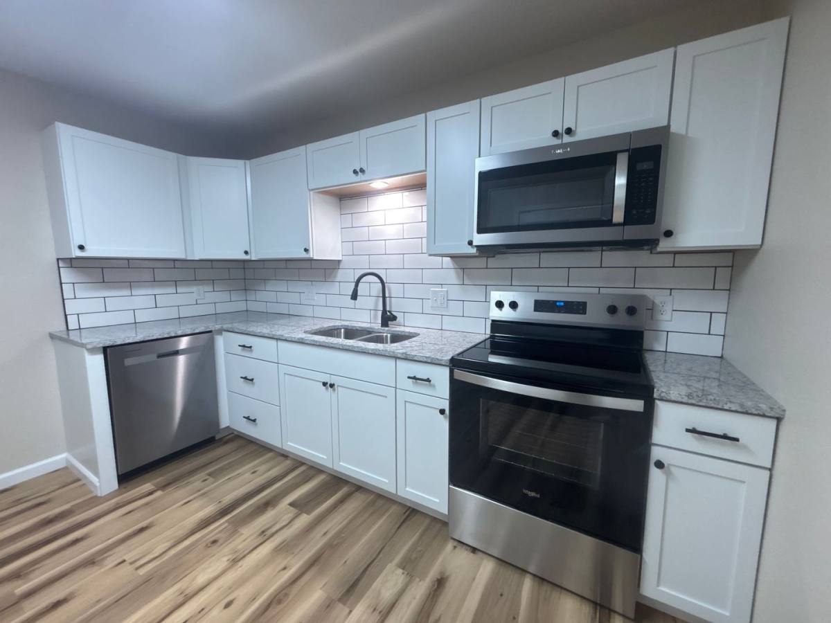 Apartment for rent at 1649 N Patterson Ave, Springfield, MO 65803