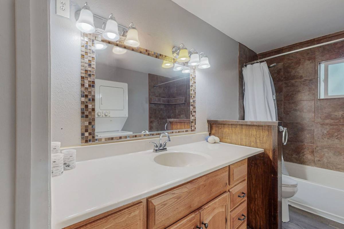 Apartment for rent at 2830 Floral Rd NW, Albuquerque, NM 87104