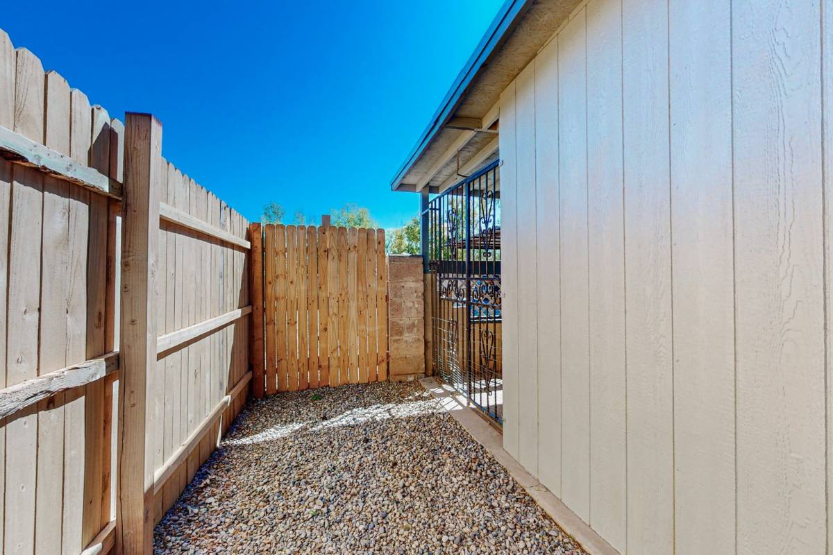 Apartment for rent at 2830 Floral Rd NW, Albuquerque, NM 87104